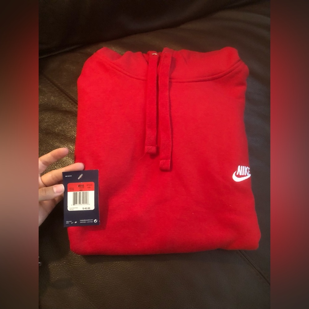 Brand New Men’s Nike Hoodie